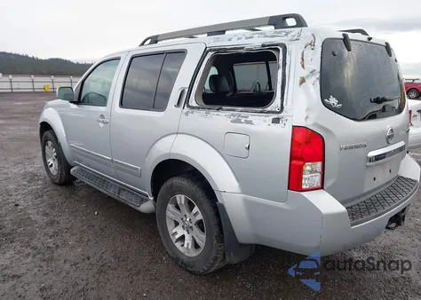 2011 Nissan Pathfinder Silver z USA, uszkodzony, nr VIN 5N1AR1NB5BC609236
